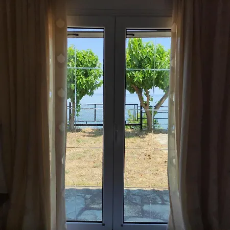 White Clam Vintage House With Sea View & Garden Ferienhaus
