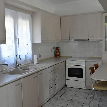 White Clam Vintage House With Sea View & Garden بيت للعطل ماكريغيالوس